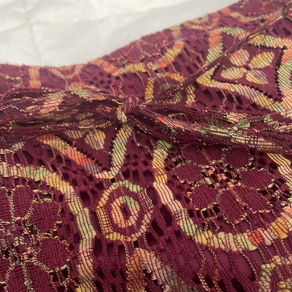 Pencil,  lined burgundy coloured lace skirt - Picture 3 of 4